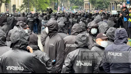 В Тбилиси мобилизовали спецназ для восстановления общественного порядка