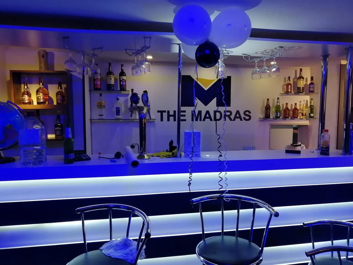 Bakıda Hindistan vətəndaşının restoranından 5 min manat oğurlandı