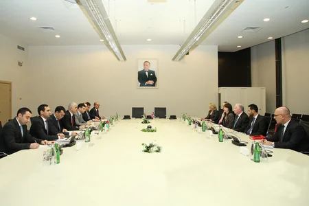 President Ilham Aliyev received British Prime Ministerial Trade Envoy Charles Hendry