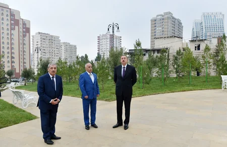 ​Prezident İlham Əliyev Bakıda yeni salınan yolların, parkların, yenidən qurulan küçə və prospektlərin açılışında iştirak edib