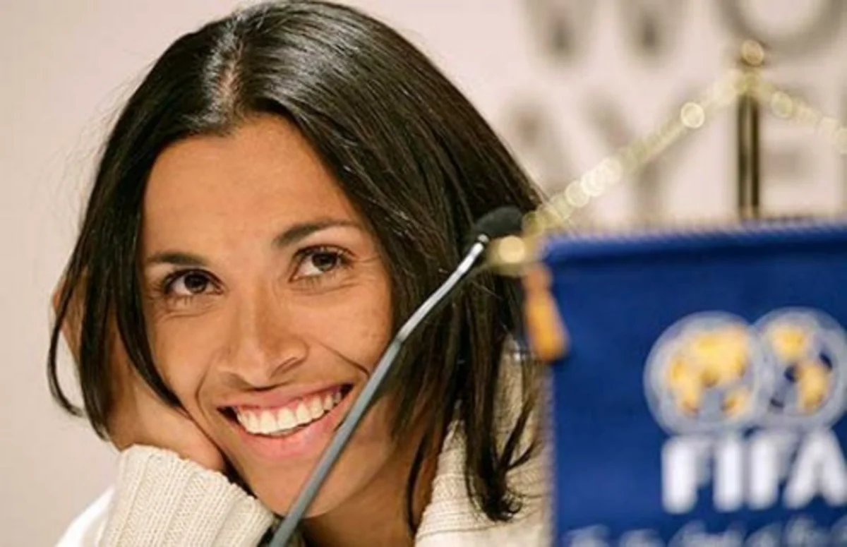 Dünyanın ən yaxşı futbolçusu avtomobil qəzasına düşüb