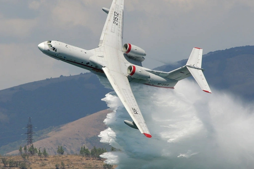 Amfibiya təyyarəsi Türkiyədəki meşə yanğınları ilə mübarizə tədbirlərini davam etdirir 