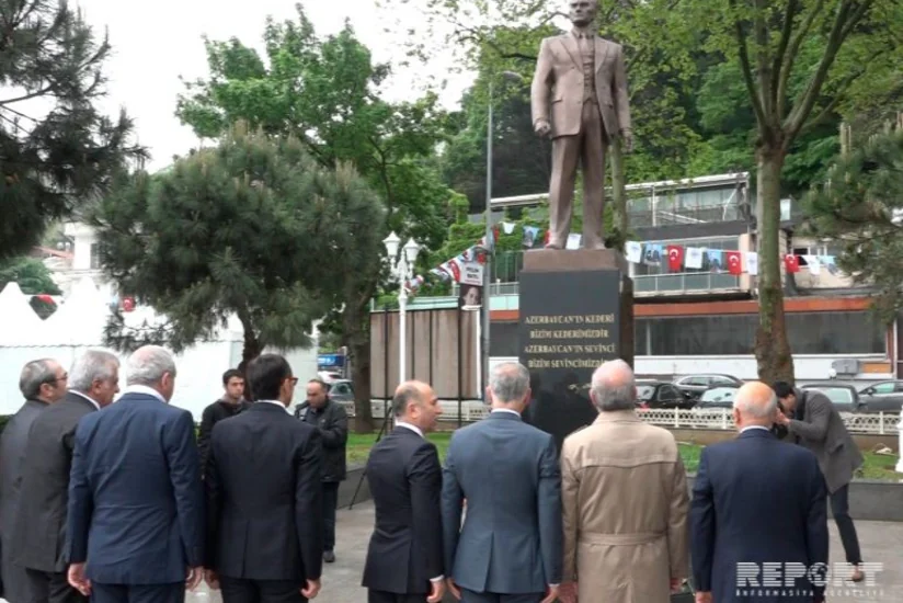 İstanbulda Heydər Əliyevin 95 illik yubileyi qeyd olunub