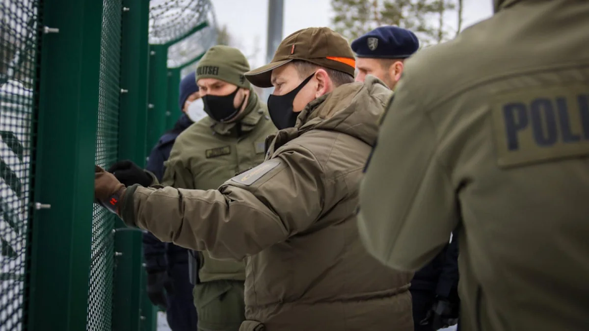 Эстония собралась защитить границу 130 км забором из колючей проволоки