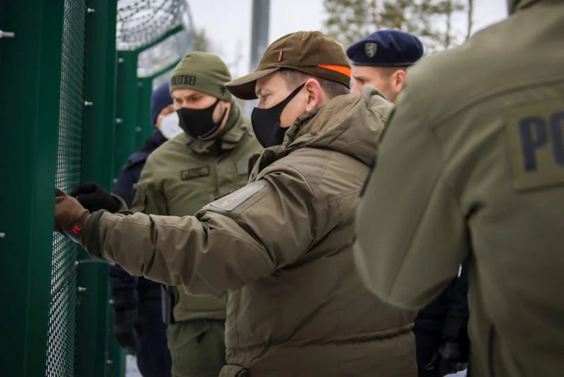 Эстония собралась защитить границу 130 км забором из колючей проволоки