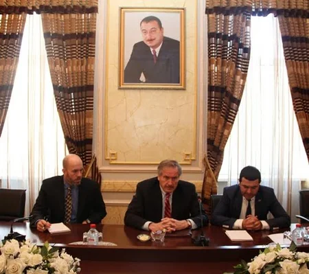 Dövlət Komitəsinin sədri ABŞ-ın Azərbaycandakı səfiri ilə görüşüb