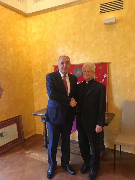 Elmar Məmmədyarov Vatikan Pontifik Şərq İnstitutunun rektoru ilə görüşüb