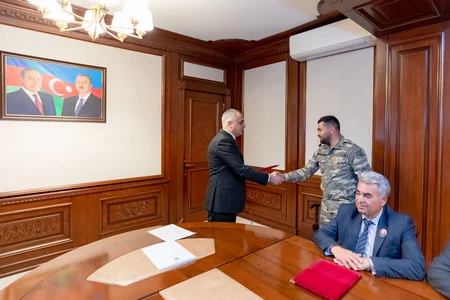 Naxçıvanda şəhid ailələrinə, qazilərə mənzillər və avtomobillər verilib
