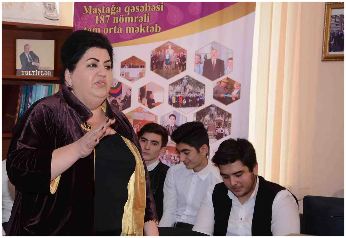 Polis özünə ad günü keçirən məktəb direktorunu cəzalandırdı