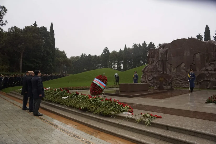 ANAMA kollektivi Heydər Əliyevin xatirəsini anıb