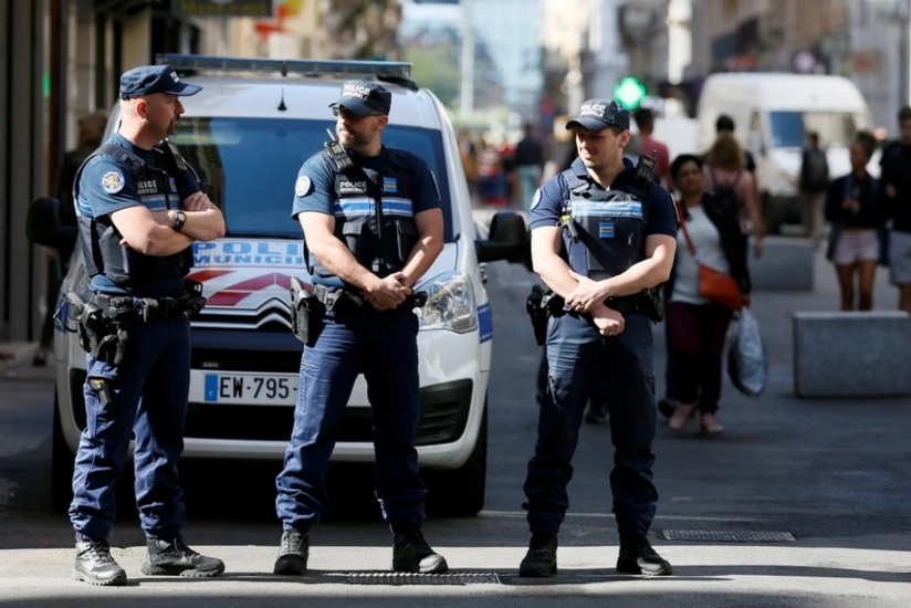 Macron launches 'XXL' crackdown on French drug gangs