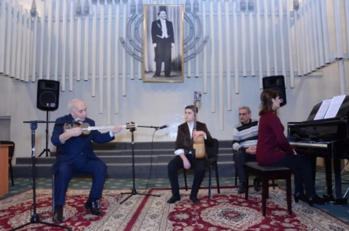 Musiqi məktəblərində təhsil alan şagirdlərə ustad dərsləri keçirilib
