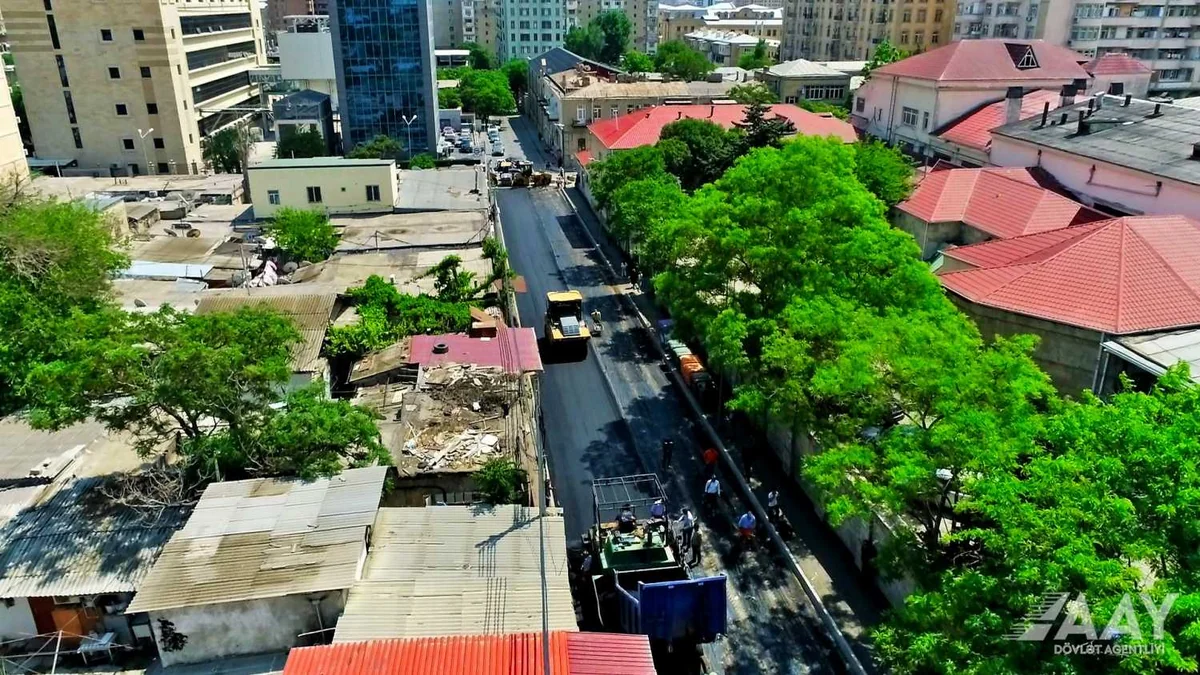 Bakının Cəlil Məmmədquluzadə küçəsi əsaslı təmir edilir