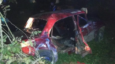 Masallıda maşın yoldan çıxaraq dərəyə düşüb, 4 nəfər yaralanıb - FOTO