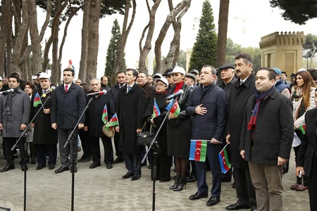 Bakıda “Bayraq yürüşü” keçirilib