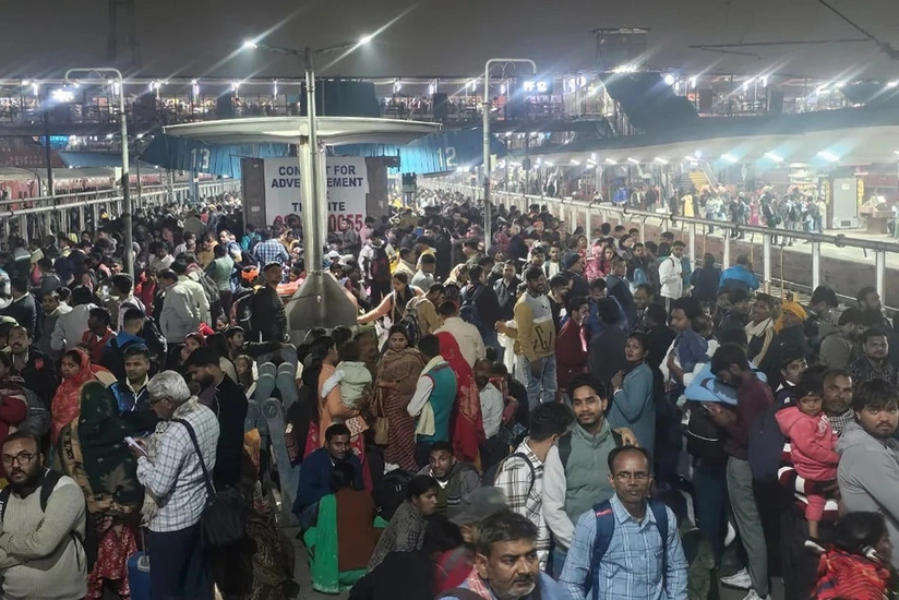Eighteen killed in New Delhi station crush