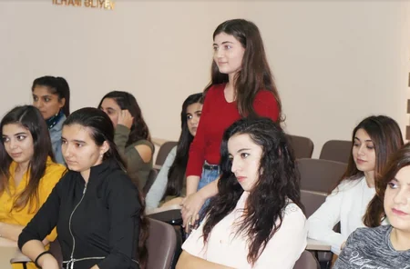 Elçin Mirzəbəyli: “Bəxtiyar Vahabzadə ilə aramızda qəribə bağlılıq vardı”