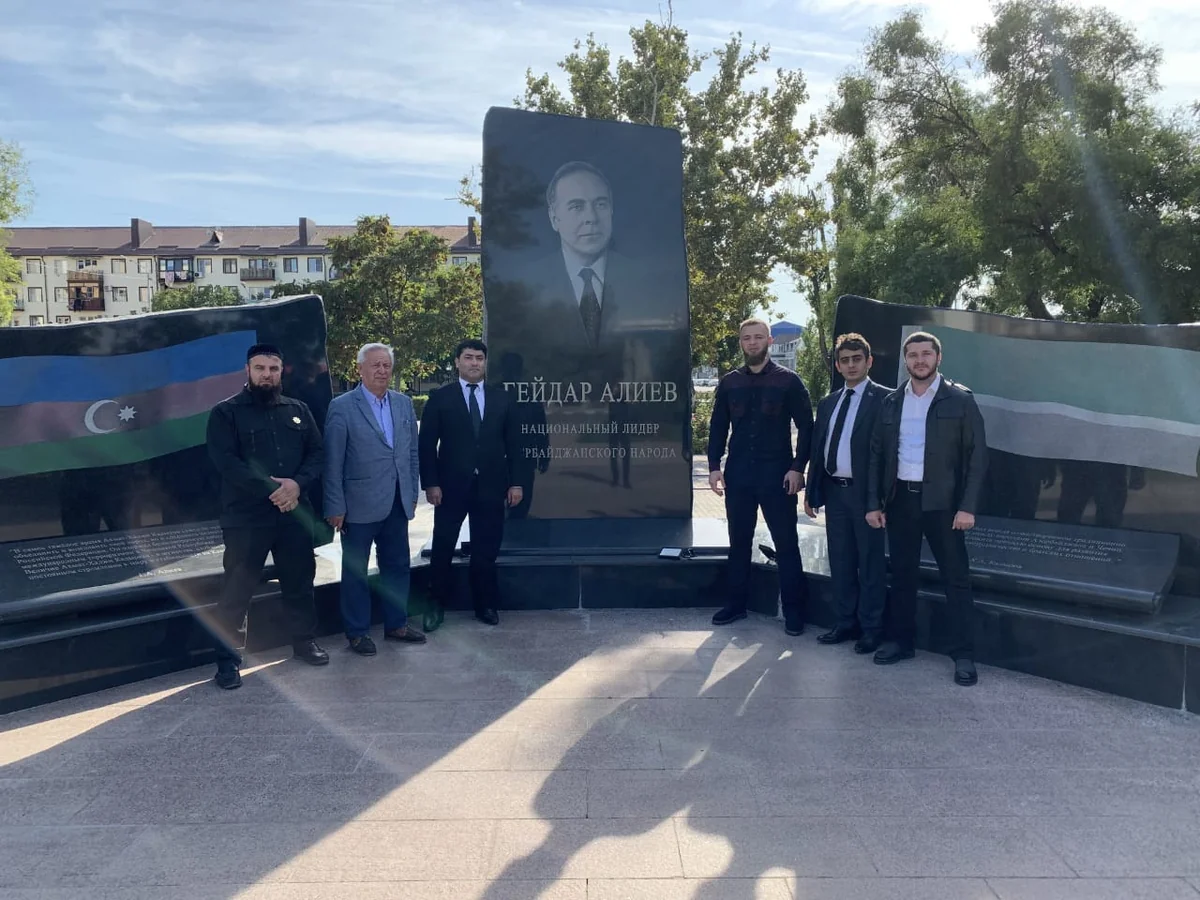 Diasporla İş üzrə Dövlət Komitəsinin əməkdaşları Qroznıya səfər edib