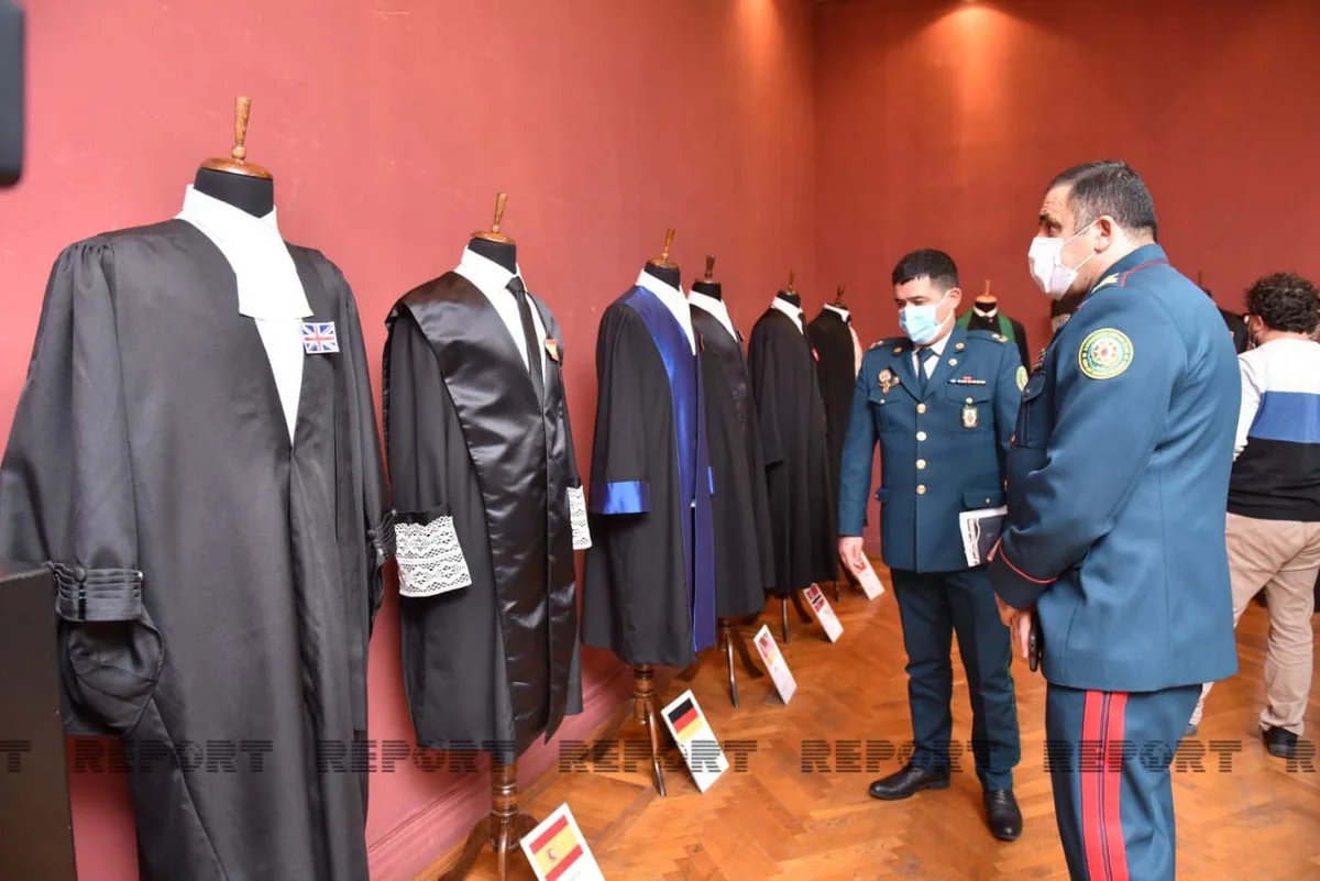 Bakıda Dünya vəkil cübbələri və atributları sərgisi keçirilir