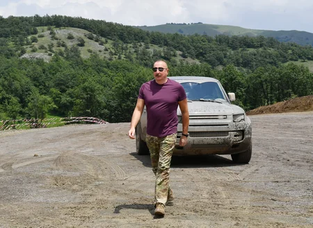 Ilham Aliyev gets acquainted with construction of Lachin International Airport