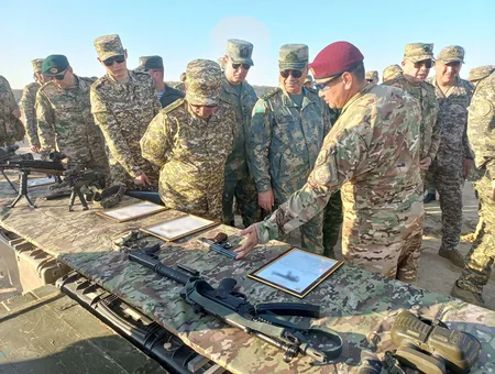 Azərbaycanın hərbi qulluqçuları Qazaxıstanda təlim çərçivəsində tranşey döyüşü nümayiş etdiriblər
