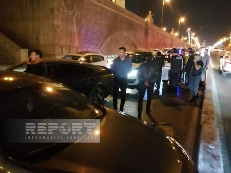 Bakıda zəncirvari yol qəzası olub, tıxac yaranıb