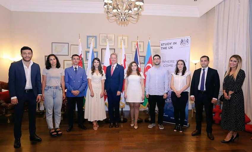 Böyük Britaniyanın Azərbaycandakı səfiri “Chevening” təqaüdçülərini qəbul edib