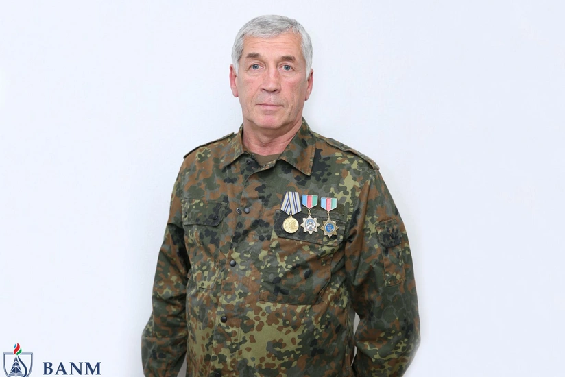 Bakıda müəllim dənizdə batan ana və qızını xilas etdi