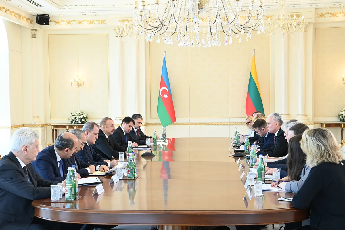 Azerbaijani, Lithuanian presidents hold expanded meeting