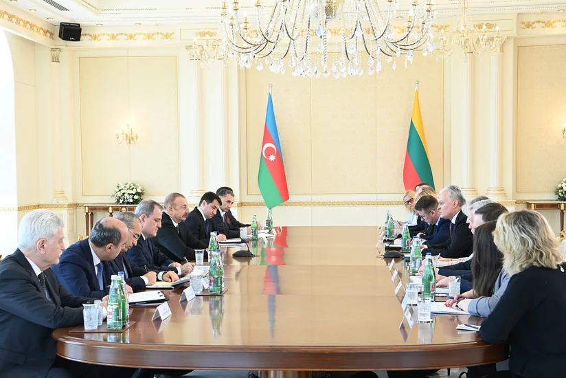 Azerbaijani, Lithuanian presidents hold expanded meeting