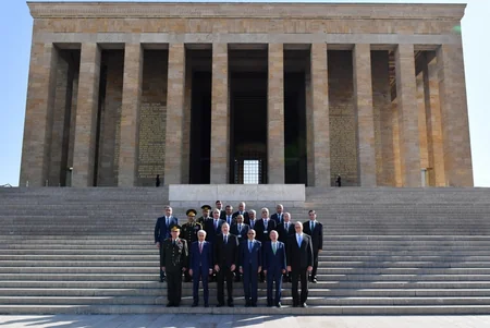 Prezident İlham Əliyev Ankarada Anıtqəbiri ziyarət edib