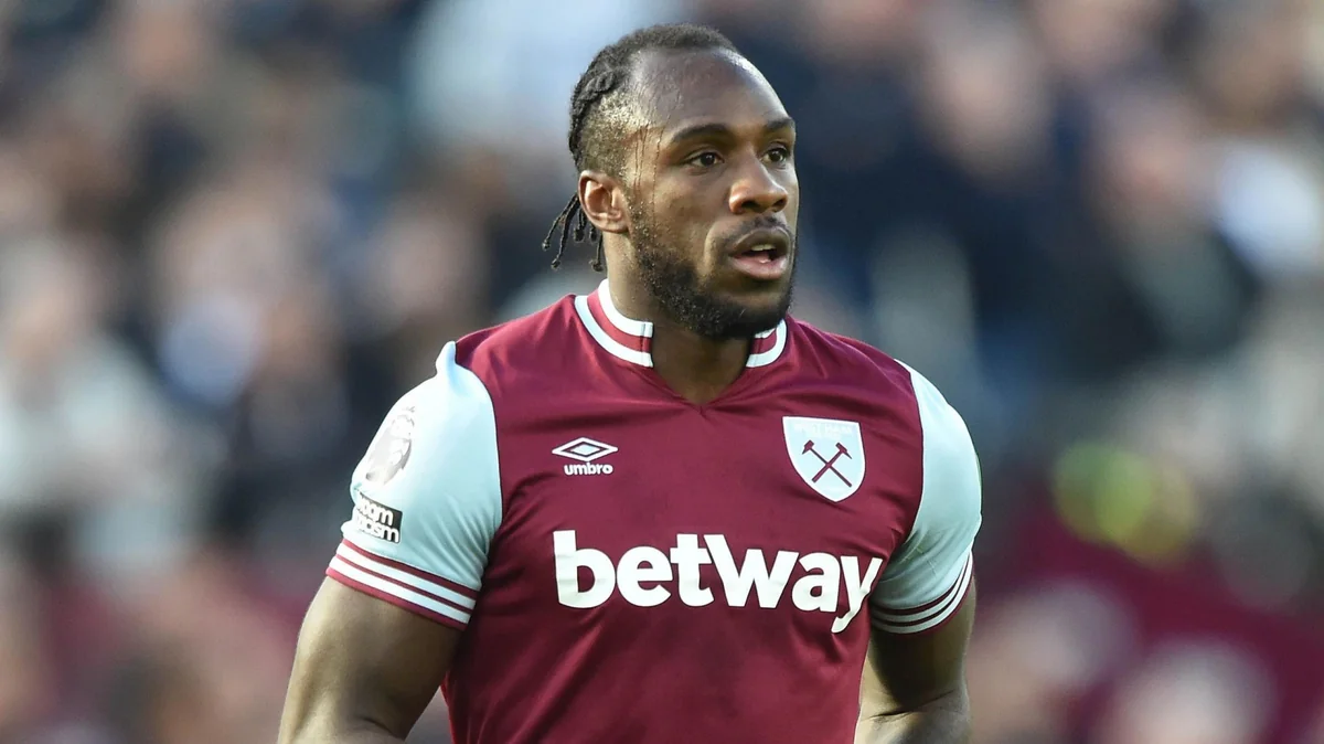 West Ham release Antonio eight months after crash