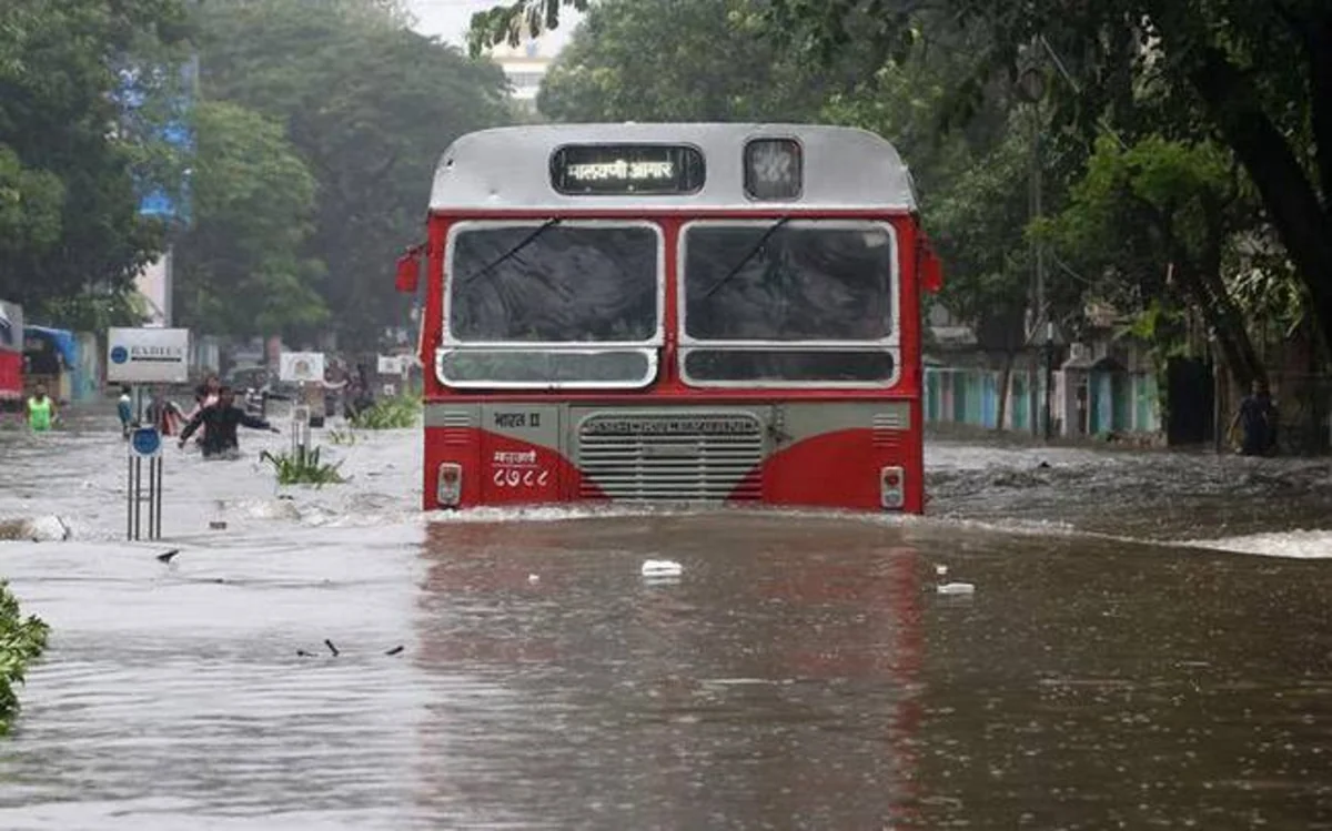 Heavy rains claim five lives in Mumbai
