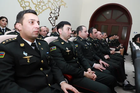 Səfərbərlik Xidmətinin şəxsi heyəti Fəxri xiyabanı ziyarət edib