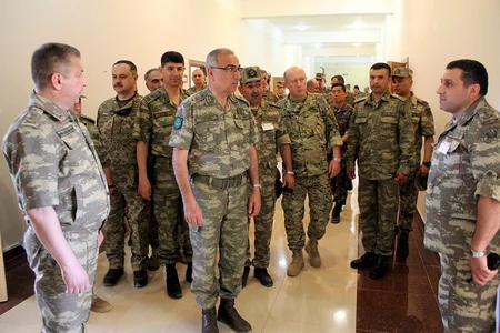 NATO rəsmisi və hərbi attaşelər Azərbaycan ordusunun kəşfiyyat bölüyünün təlimini izləyib