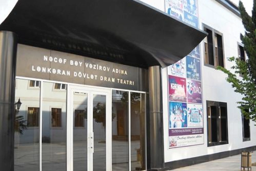 Lənkəran teatrı Lerikdə Qəribə oğlan tamaşasını nümayiş etdirib