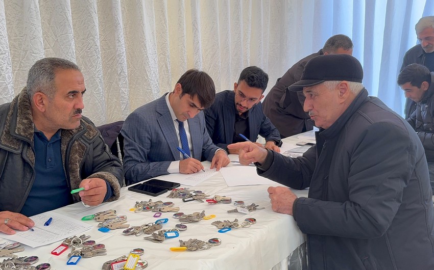 Növbəti köç karvanı Cəbrayıl şəhərinə çatıb, açarlar sakinlərə təqdim edilib - YENİLƏNİB-2