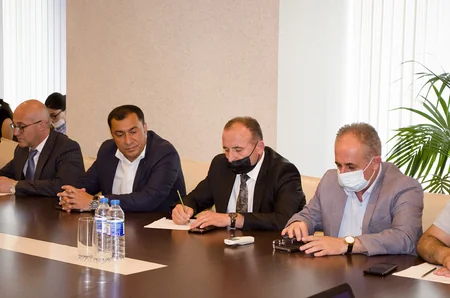 Jurnalistlər xarici media qurumları və beynəlxalq təşkilatlara müraciət qəbul edib