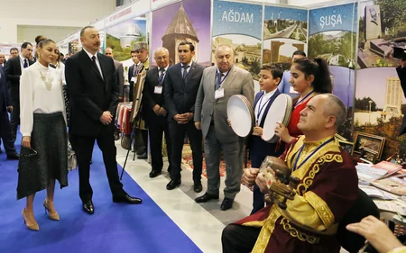 Prezident İlham Əliyev “AITF-2017” XVI Azərbaycan Beynəlxalq turizm və səyahətlər sərgisi ilə tanış olub - YENİLƏNİB