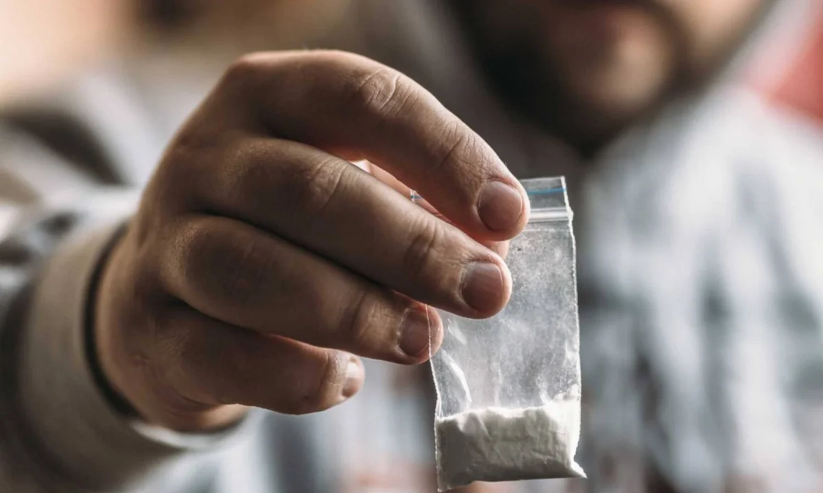 Bakıda quyudan 1 kiloqram heroin tapıldı