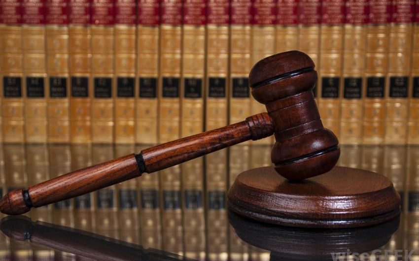 Bakıda qısqanclığa görə arvadını öldürmək istəyən şəxsə hökm oxunub