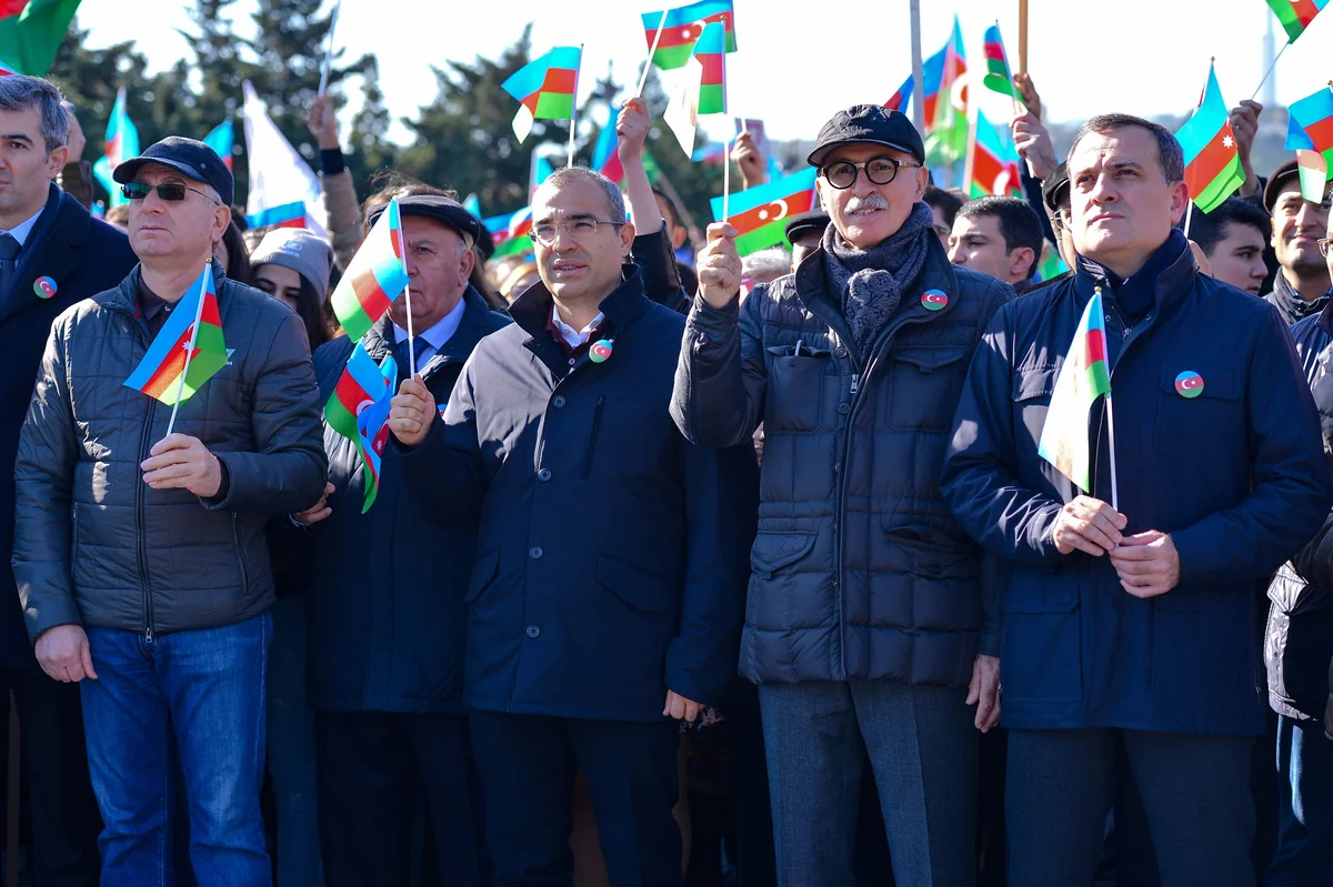 Bakıda “Bayraq yürüşü” keçirilib