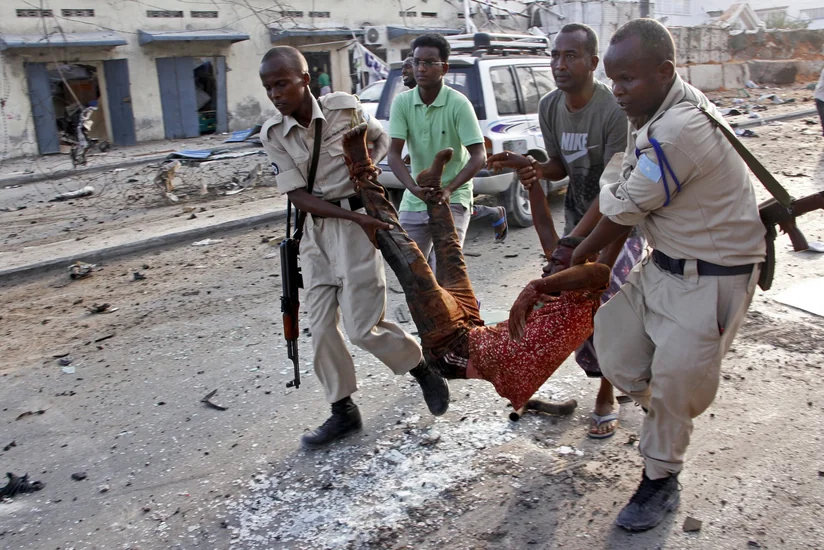 Somalidə terror aktları nəticəsində ölənlərin sayı 53 nəfərə, yaralıların sayı 100-ə çatıb  - FOTO - YENİLƏNİB-3