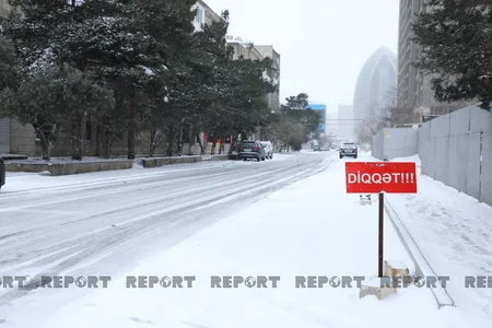 Qar ən çox uşaqları sevindirir... - VİDEO