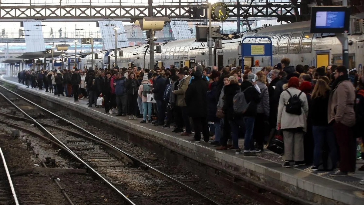 Fransada qara cümə axşamı başlayıb