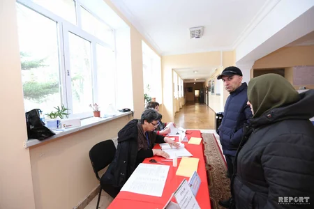 Azərbaycan xalqı səs verir - FOTOREPORTAJ