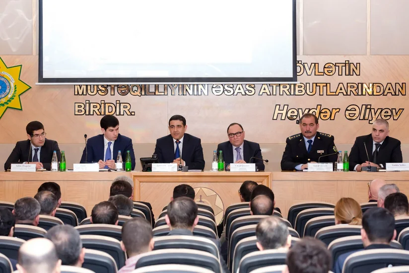 DGK-da Yaşıl dəhliz buraxılış sistemindən istifadə edən sahibkarlarla görüş keçirilib