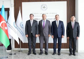 Koç Universitetinin rektoru AHİK-in Əmək və Sosial Münasibətlər Akademiyasında olub