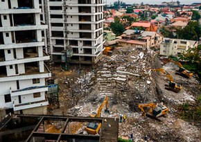 Nigeriyada tikintisi gedən çoxmərtəbəli bina uçub