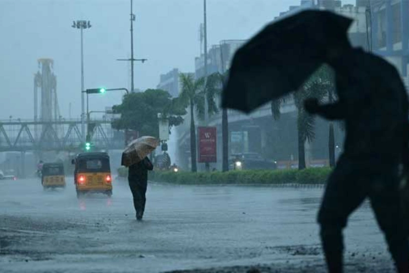 Güclü fırtına Hindistanın cənub-şərq sahillərinə çatıb